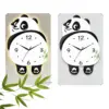 PandaTime™ plešoča LED stenska ura z motivom pande